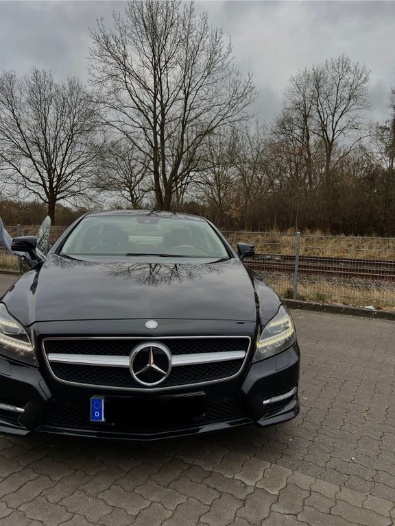 Schwarz Gebraucht 2012 Mercedes CLS500 Limousine | 16.400 € (Fairer Preis) - Bild 1/4