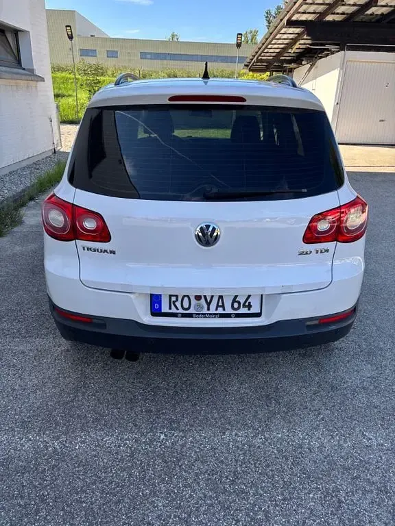 Gebraucht VW Tiguan Team 140 PS (102 kW) 2010 Weiß SUV