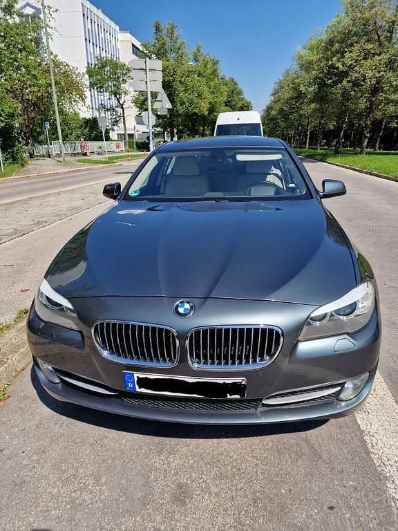 Grün Gebraucht 2010 BMW 535 Limousine | 15.300 € (Fairer Preis) - Bild 1/4