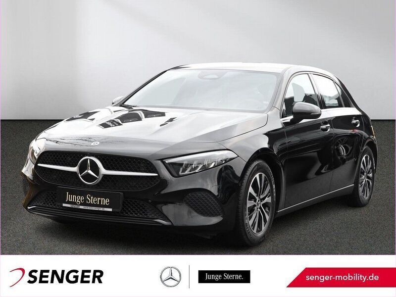 Schwarz Gebraucht 2023 Mercedes A180 Limousine | 26.480 € (Fairer Preis) - Bild 1/4