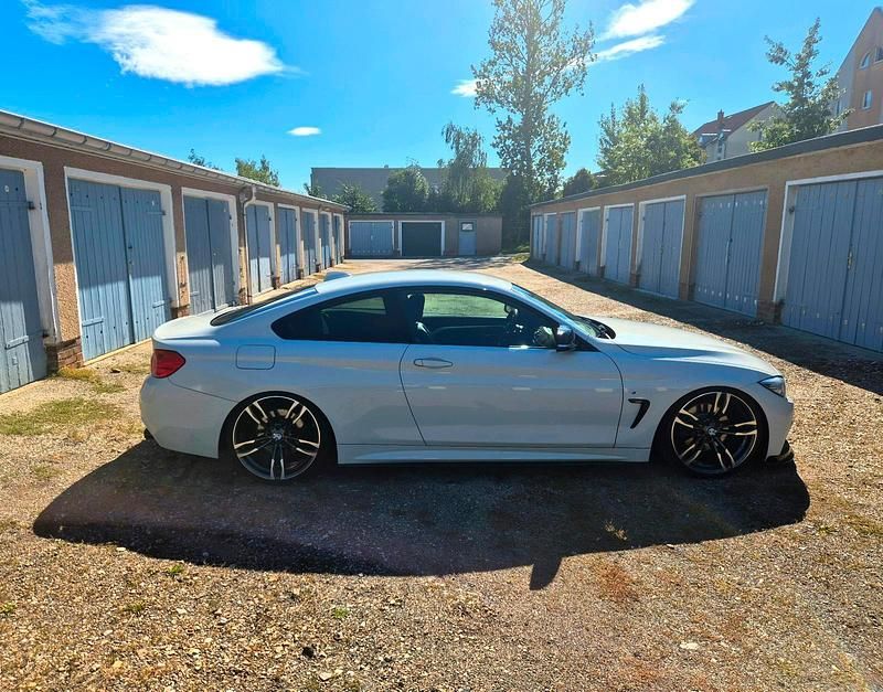Weiß Gebraucht 2014 BMW 430 M Sport Coupé | 19.999 € (Etwas zu teuer) - Bild 1/4