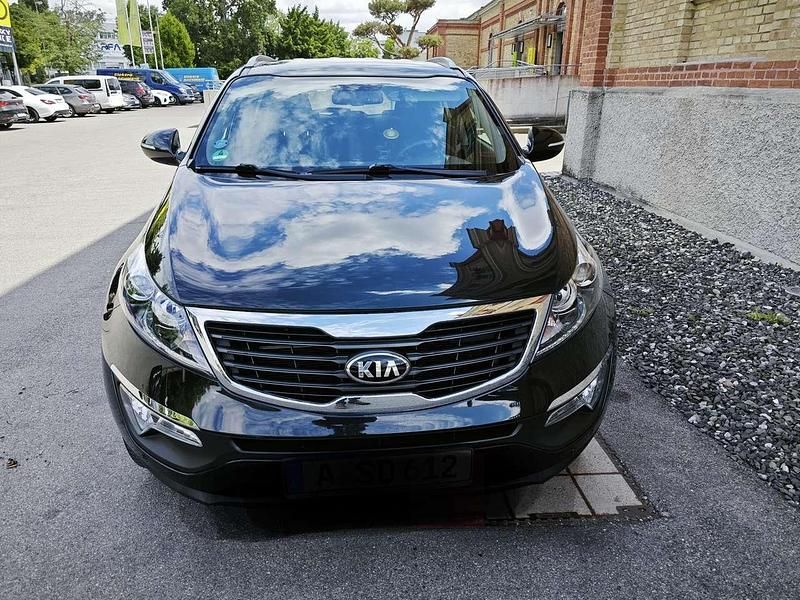 Schwarz Gebraucht 2014 Kia Sportage Spirit SUV | 11.900 € (Fairer Preis) - Bild 1/4