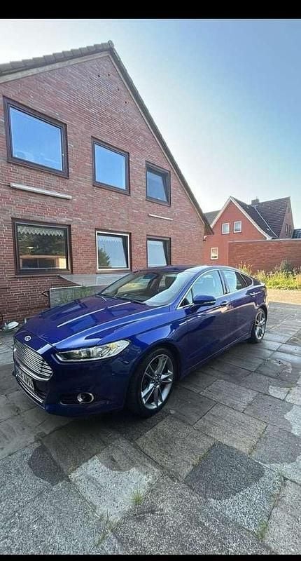 Blau Gebraucht 2015 Ford Mondeo Titanium Limousine | 12.000 € (Superpreis) - Bild 1/4