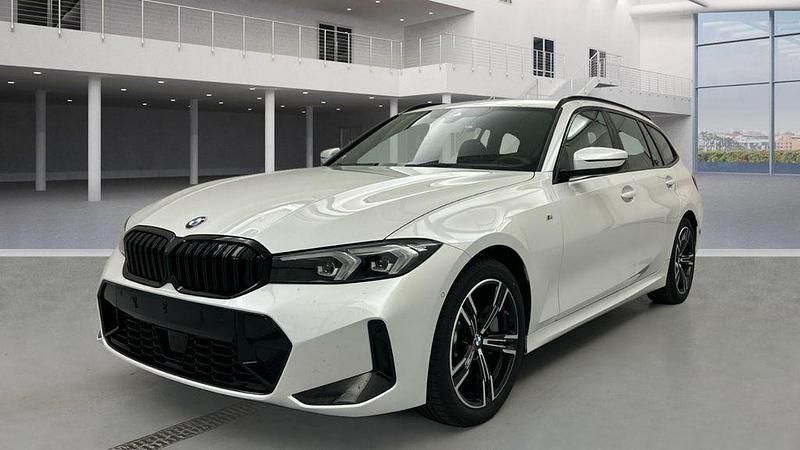 Weiß Gebraucht 2024 BMW 330 M Sport Kombi | 39.700 € (Superpreis) - Bild 1/4