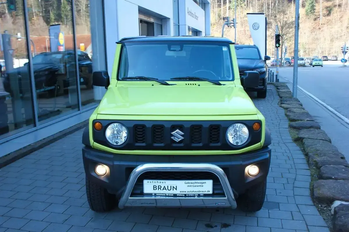 Gebraucht Suzuki Jimny Comfort+ 102 PS (75 kW) 2021 Grün SUV