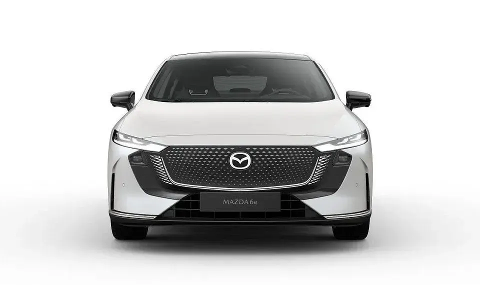 Neu Mazda 6e Takumi-Line 189 kW (258 PS) 2025 Weiß Limousine