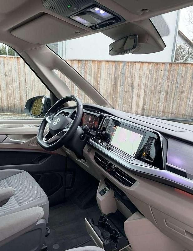 Gebraucht VW Multivan Life 150 PS (110 kW) 2024 Grau Van