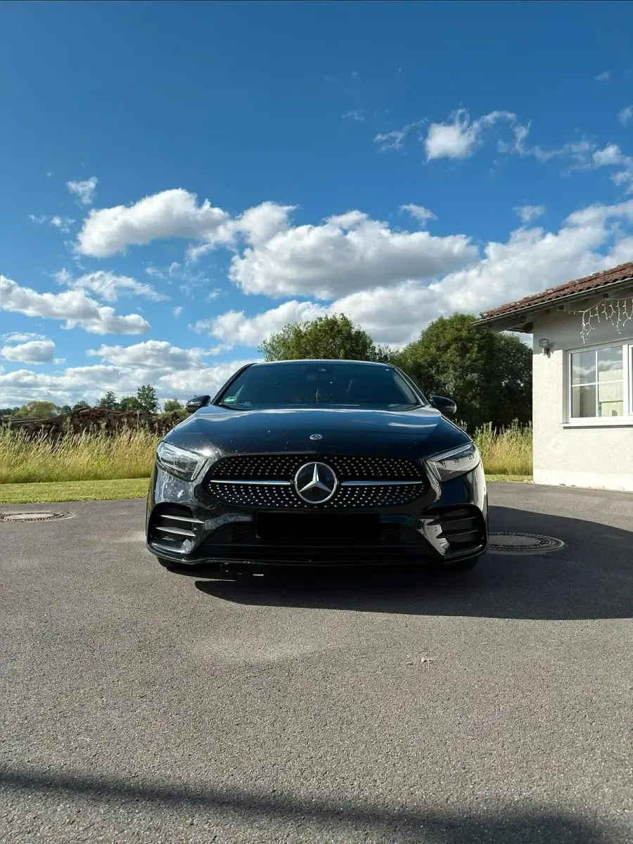 Gebraucht Mercedes A200 AMG line 163 PS (119 kW) 2021 Schwarz Limousine