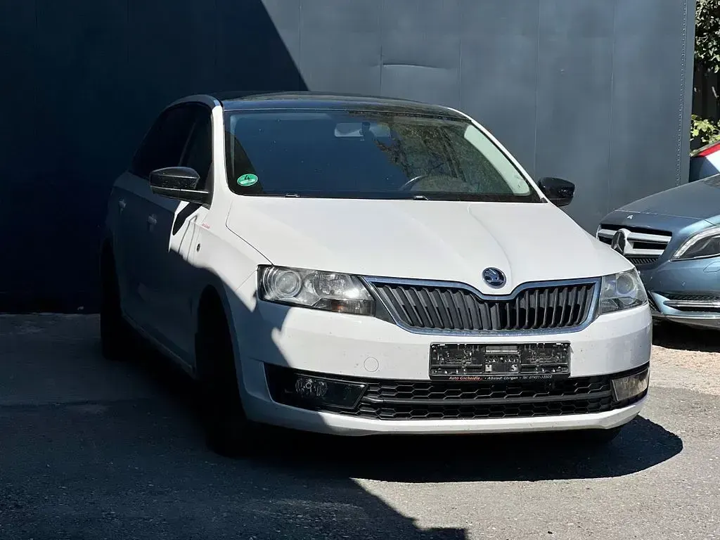 Gebraucht Skoda Rapid Style 122 PS (89 kW) 2015 Weiß Kleinwagen