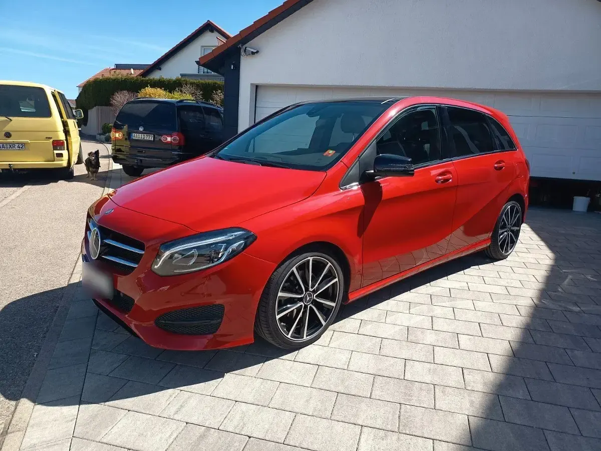 Gebraucht Mercedes B220 184 PS (135 kW) 2016 Van / Kleinbus