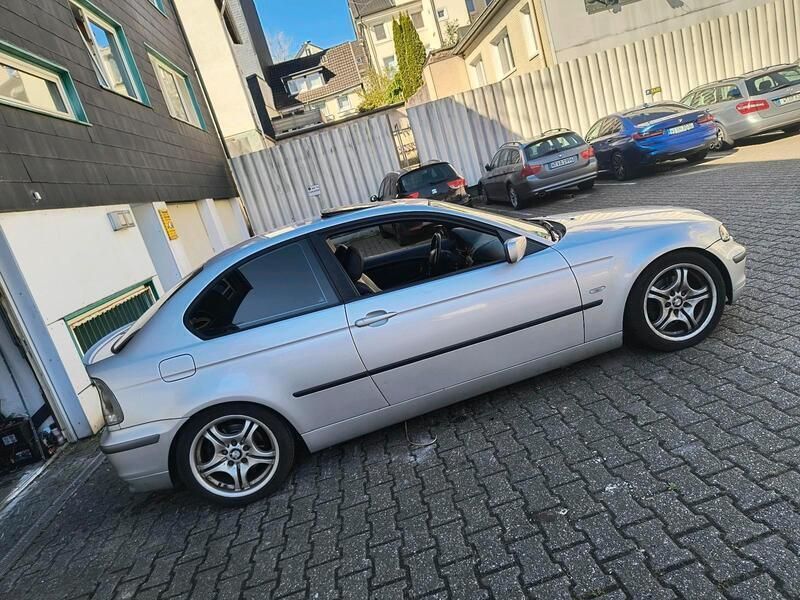 Silber Gebraucht 2002 BMW 325 M Sport Coupé | 6.500 € (Guter Preis) - Bild 1/4