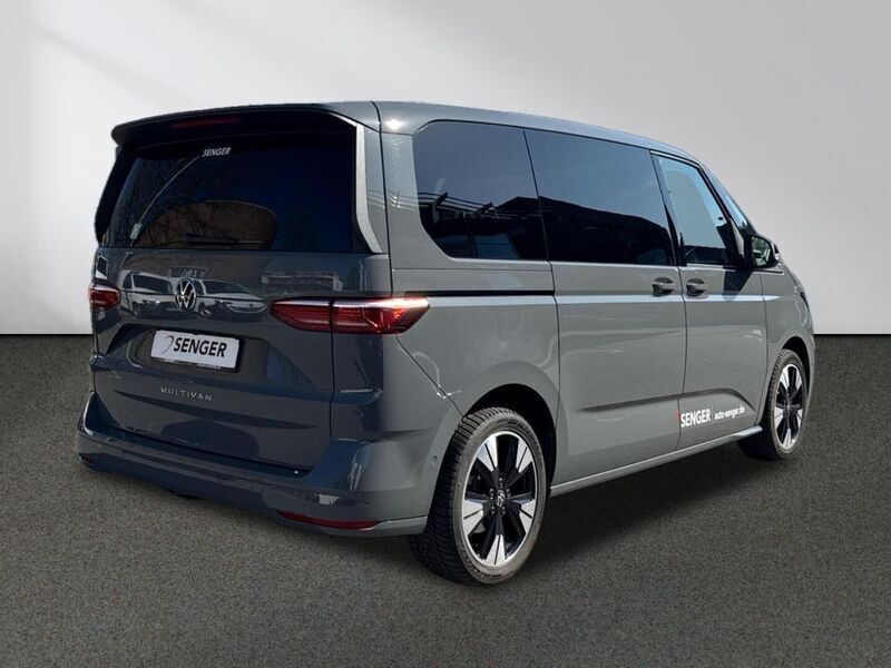 Gebraucht VW T7 150 PS (110 kW) 2024 Grau Van
