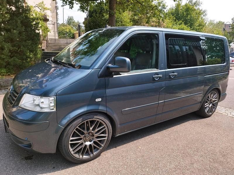 Grau Gebraucht 2004 VW T5 Highline Van | 8.000 € (Etwas zu teuer) - Bild 1/4