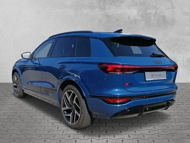 Gebraucht Audi Q6 e-tron Edition .1 284 kW (387 PS) 2024 Ascariblau metallic SUV