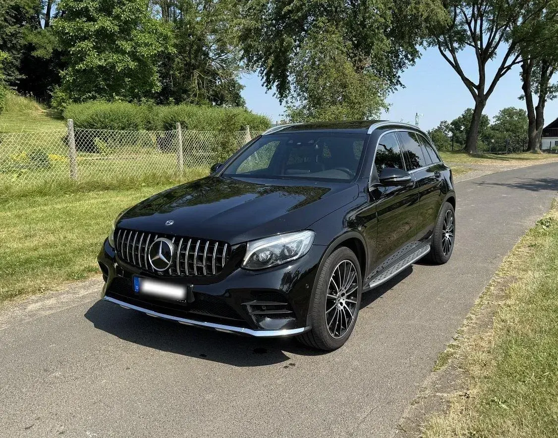 Gebraucht Mercedes GLC250 AMG line 204 PS (150 kW) 2019 Schwarz SUV