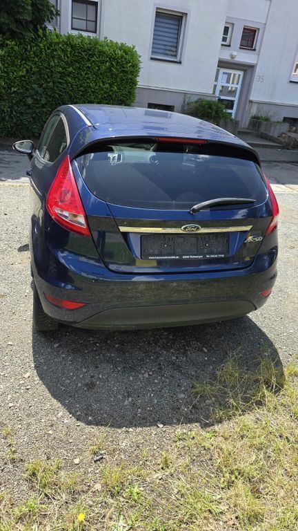 Blau Gebraucht 2010 Ford Fiesta Ambiente Kleinwagen | 1.300 € (Fairer Preis) - Bild 1/4