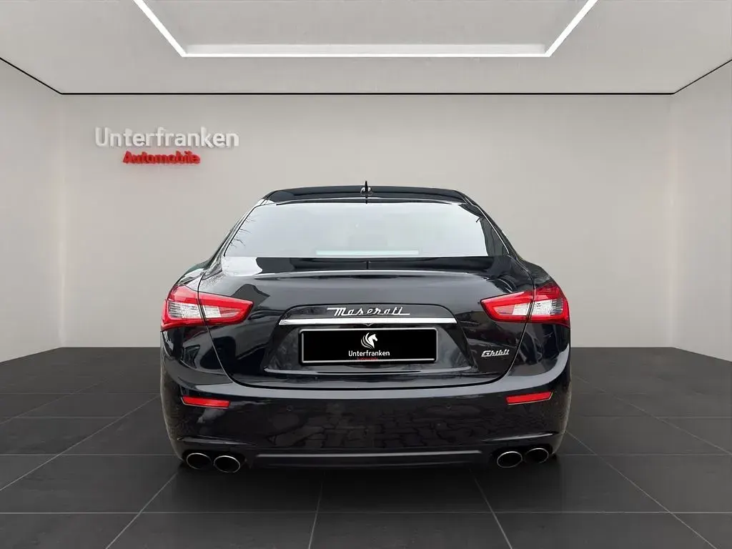 Gebraucht Maserati Ghibli 330 PS (242 kW) 2016 Schwarz Limousine