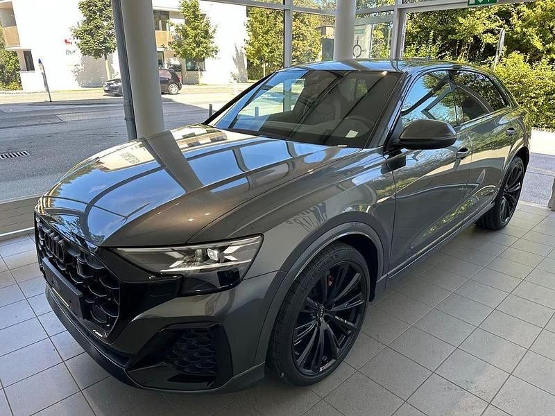 Neu Audi Q8 S-Line 286 PS (210 kW) 2026 Grün SUV