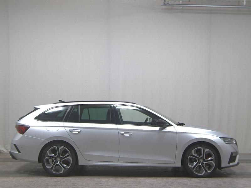 Silber Gebraucht 2021 Skoda Octavia RS Kombi | 19.450 € (Guter Preis) - Bild 1/4