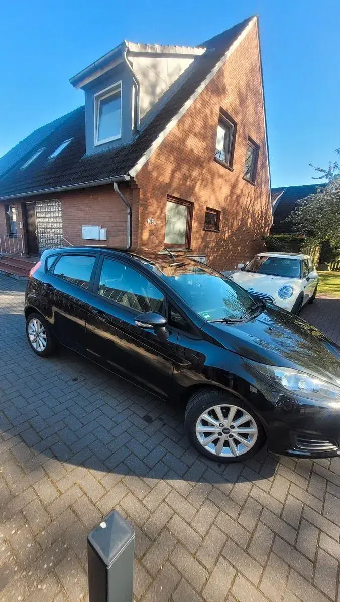 Gebraucht Ford Fiesta SYNC Edition 101 PS (74 kW) 2014 Schwarz Kleinwagen