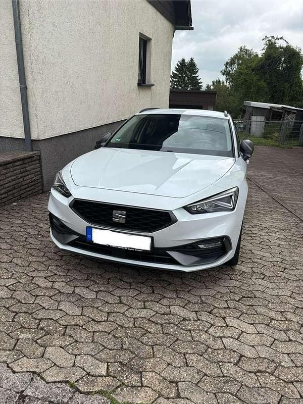 Weiß Gebraucht 2021 Seat Leon FR Kombi | 21.000 € (Fairer Preis) - Bild 1/4