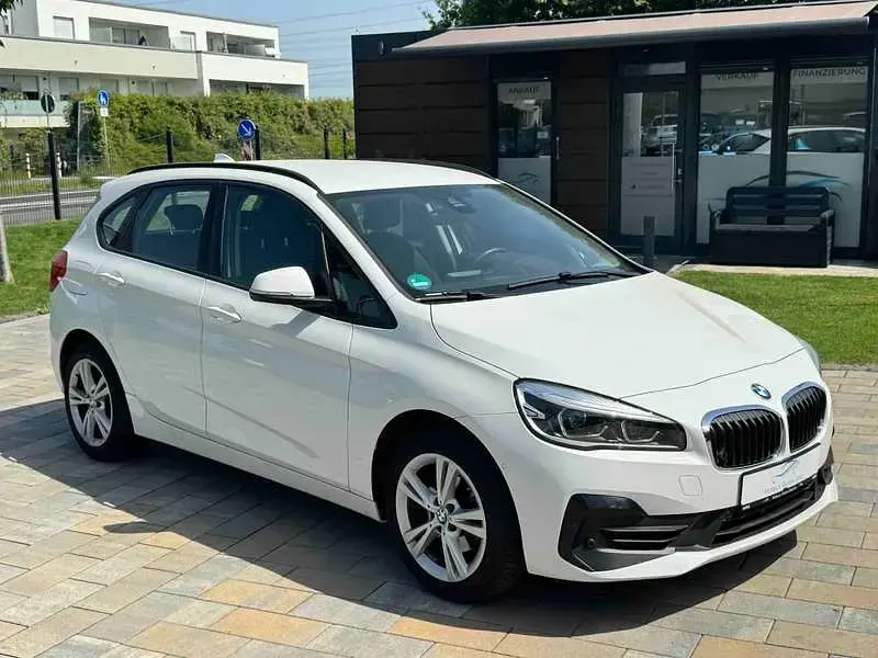 Gebraucht BMW 218 Active Tourer Advantage 140 PS (102 kW) 2019 Weiß Van / Kleinbus