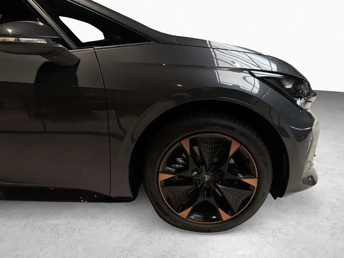 Neu Cupra Born 139 kW (190 PS) 2026 Grau Kleinwagen