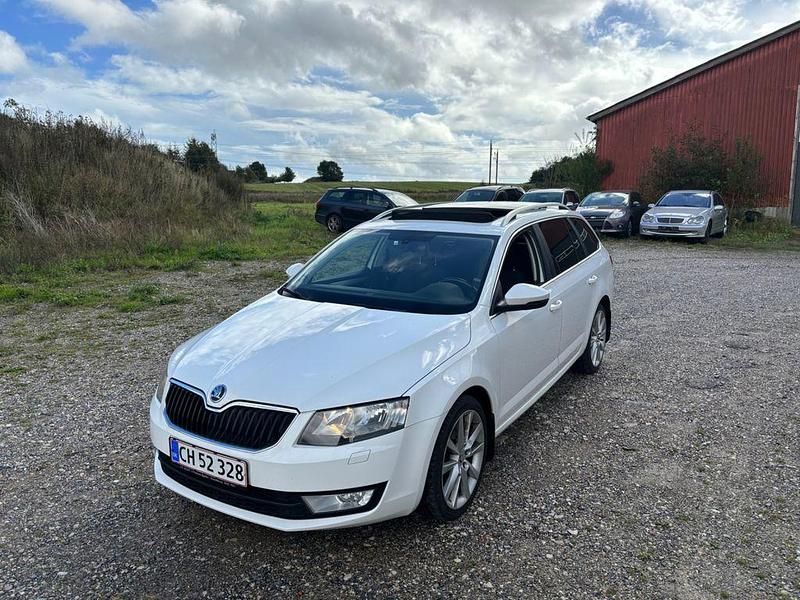 Weiß Gebraucht 2013 Skoda Octavia Elegance Kombi | 5.400 € (Fairer Preis) - Bild 1/4