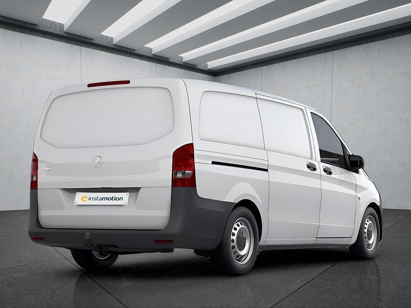 Weiß Gebraucht 2021 Mercedes Vito Van / Kleinbus | 26.849 € (Etwas zu teuer) - Bild 1/4