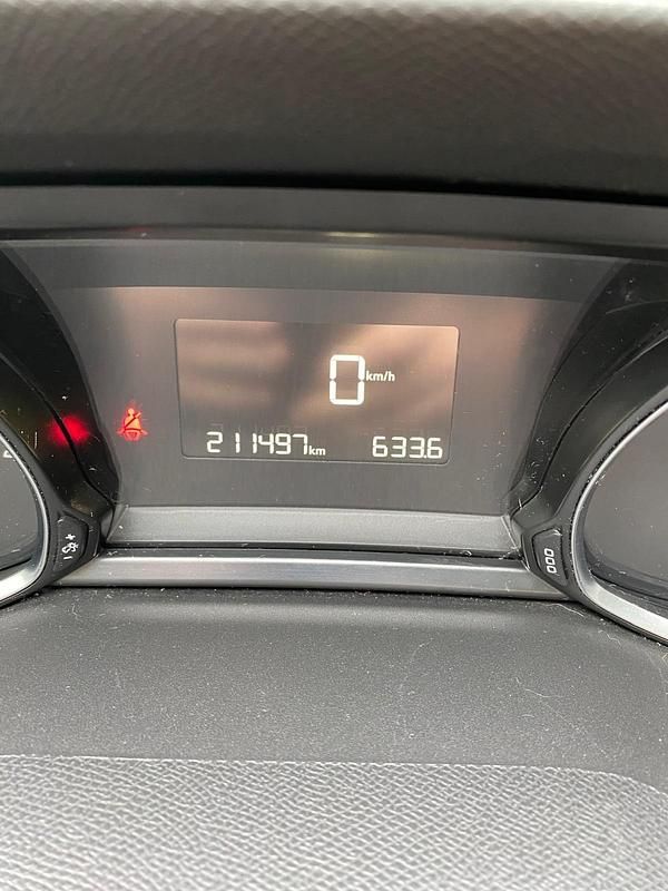 Silber Gebraucht 2014 Peugeot 308 Business-Line Kombi | 4.000 € (Guter Preis) - Bild 1/4