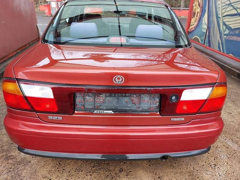 Gebraucht Mazda 323 88 PS (64 kW) 1997 Other Limousine