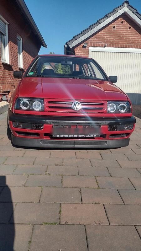 Rot Gebraucht 1994 VW Vento Limousine | 1.000 € - Bild 1/4