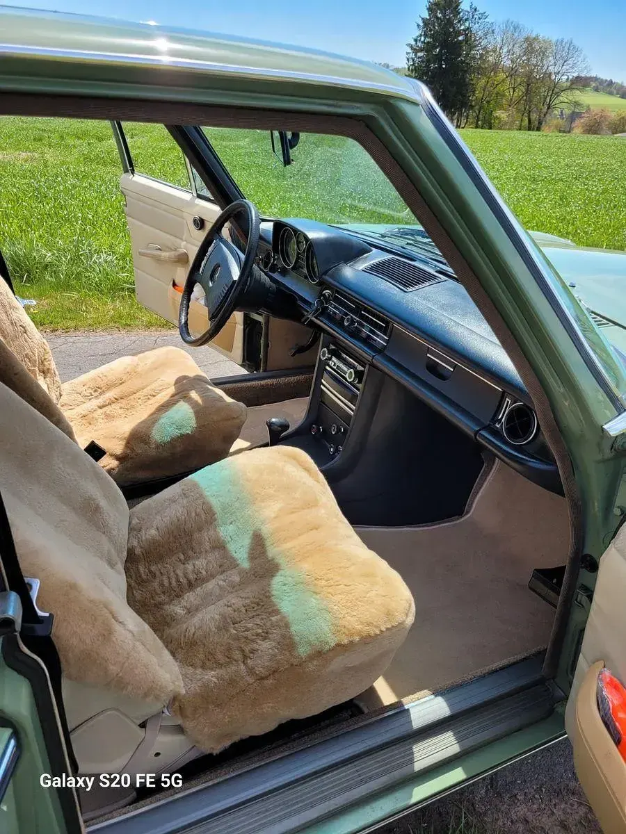 Gebraucht Mercedes W114 120 PS (88 kW) 1972 Grün Limousine