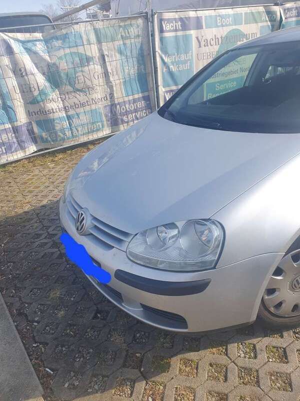 Silber Gebraucht 2005 VW Golf IV Comfortline Limousine | 1.000 € (Superpreis) - Bild 1/4