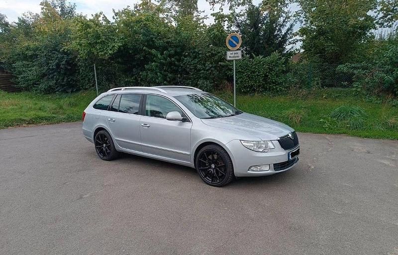 Gebraucht Skoda Superb 260 PS (191 kW) 2011 Grau Kombi