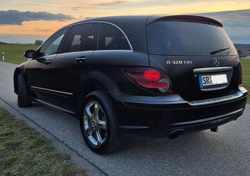 Gebraucht Mercedes R320 224 PS (164 kW) 2009 Schwarz Van / Kleinbus