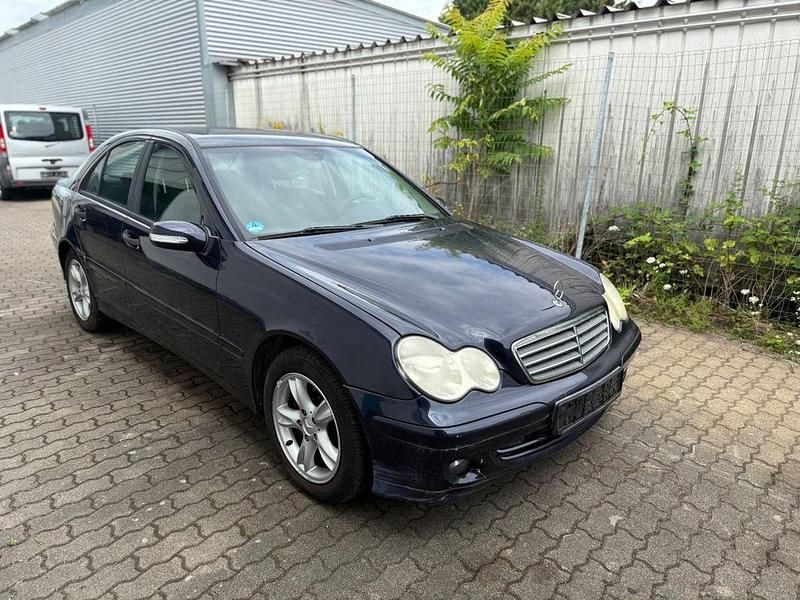 Blau Gebraucht 2006 Mercedes C200 Classic Limousine | 2.000 € (Superpreis) - Bild 1/4