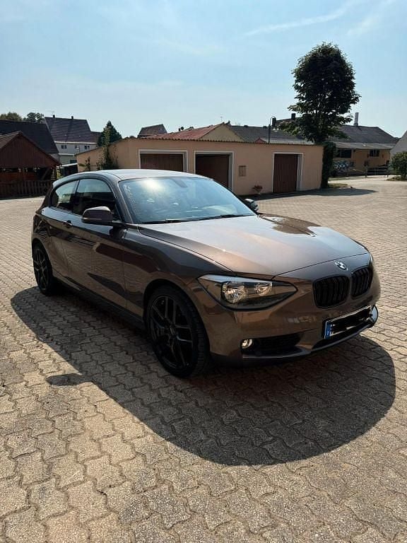 Braun Gebraucht 2014 BMW 116 Kleinwagen | 9.000 € (Fairer Preis) - Bild 1/4