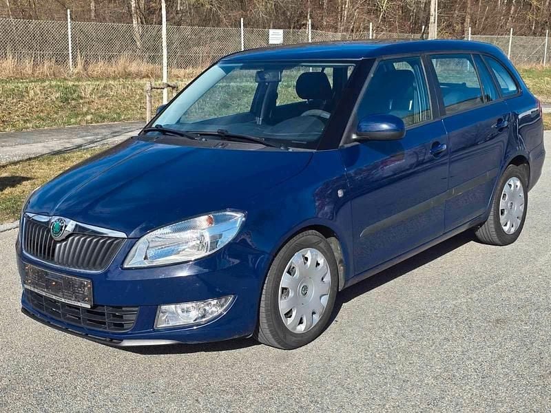 Gebraucht Skoda Fabia Ambiente 69 PS (50 kW) 2011 Blau Kombi