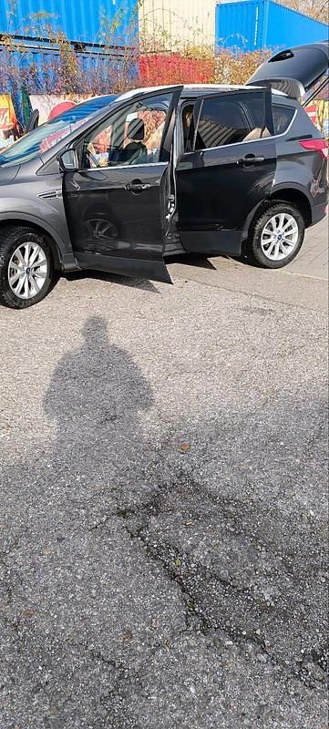 Gebraucht Ford Kuga 150 PS (110 kW) 2015 Grau SUV