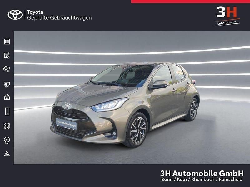 Braun Gebraucht 2020 Toyota Yaris Club Kleinwagen | 15.990 € (Etwas zu teuer) - Bild 1/4