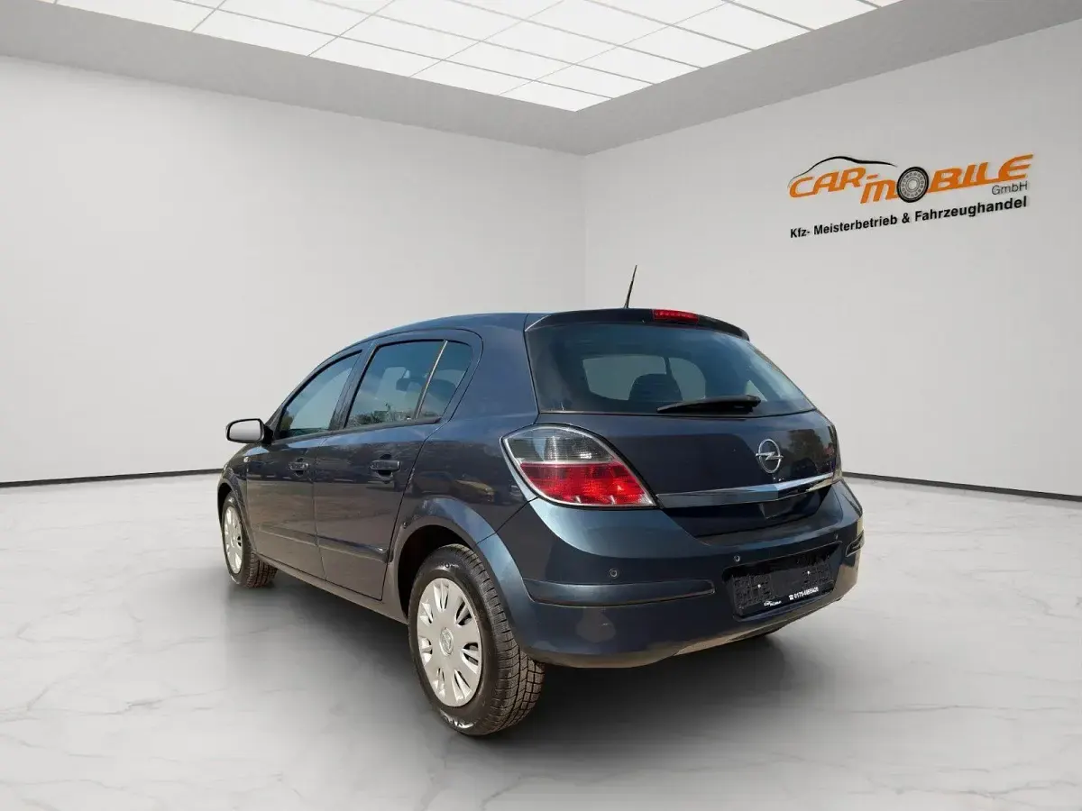 Gebraucht Opel Astra Innovation 116 PS (85 kW) 2008 Blau Limousine