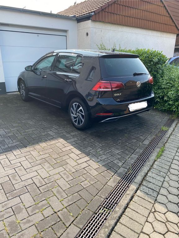 Schwarz Gebraucht 2017 VW Golf VII Sound Limousine | 10.950 € (Superpreis) - Bild 1/4