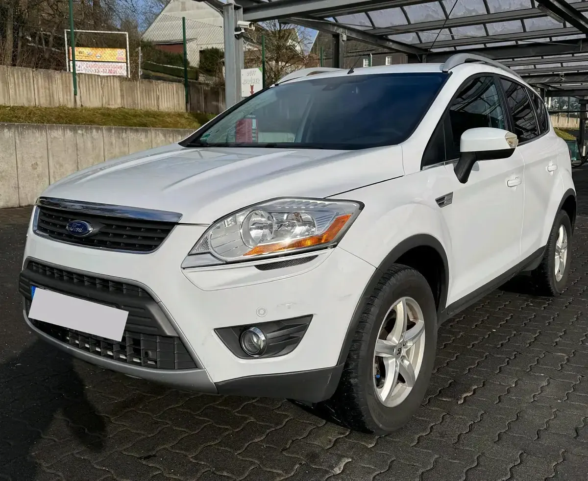 Gebraucht Ford Kuga Titanium 131 PS (96 kW) 2009 Weiß SUV