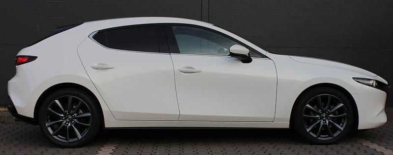 Second-hand Mazda 3 122 CP (89 kW) 2020 Alb Berlinǎ