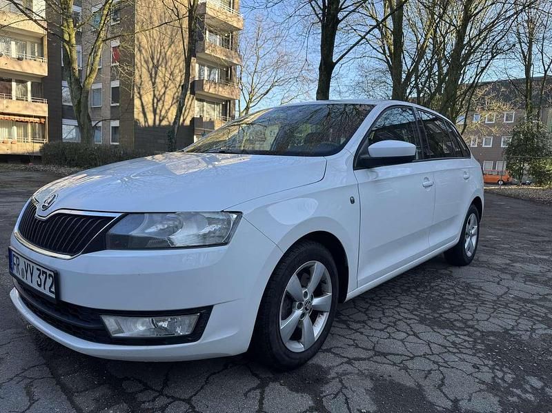 Gebraucht Skoda Rapid Active 90 PS (66 kW) 2014 Weiß Kleinwagen