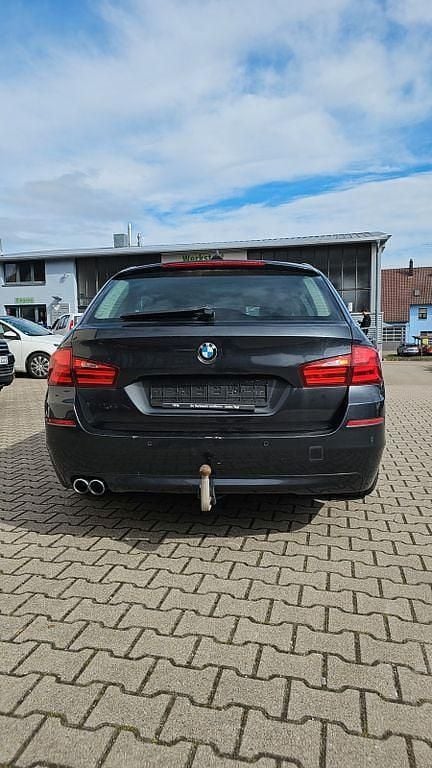 Gebraucht BMW 530 258 PS (189 kW) 2013 Grau Kombi