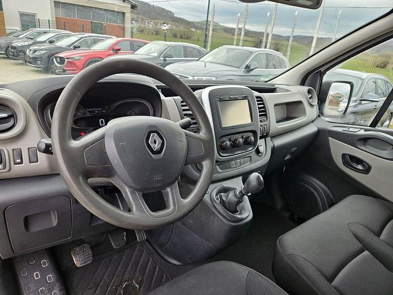 Gebraucht Renault Trafic Komfort 120 PS (88 kW) 2016 Weiß Van / Kleinbus