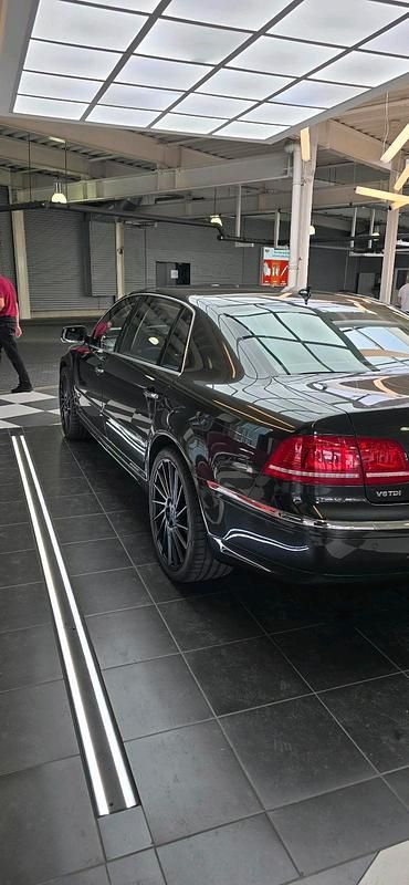 Schwarz Gebraucht 2012 VW Phaeton Limousine | 27.999 € - Bild 1/4