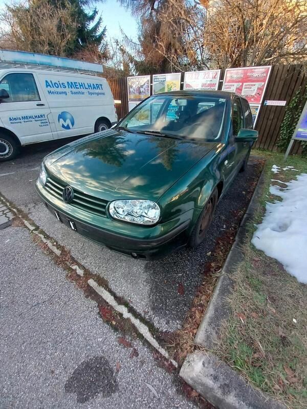 Grün Gebraucht 2000 VW Golf IV Kleinwagen | 1.250 € (Fairer Preis) - Bild 1/4